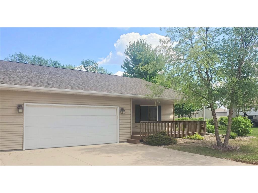 413 River Bluff Drive Windom MN 56101 6721023 image1