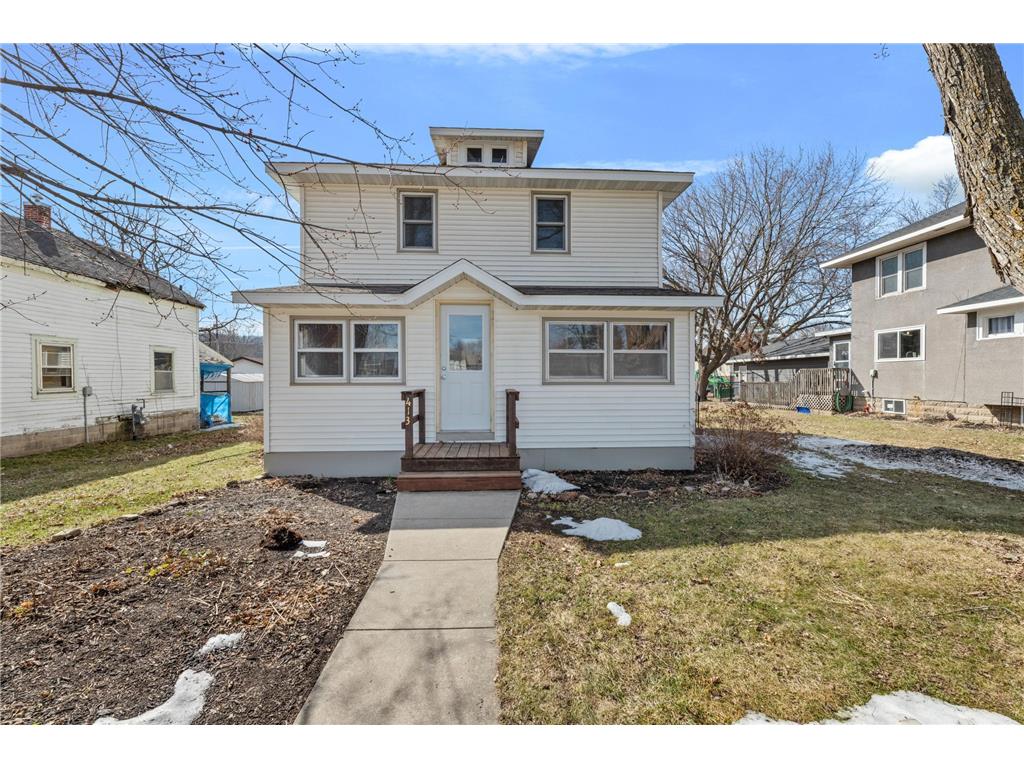413 S Sherman Street Houston MN 55943 7041055 image1