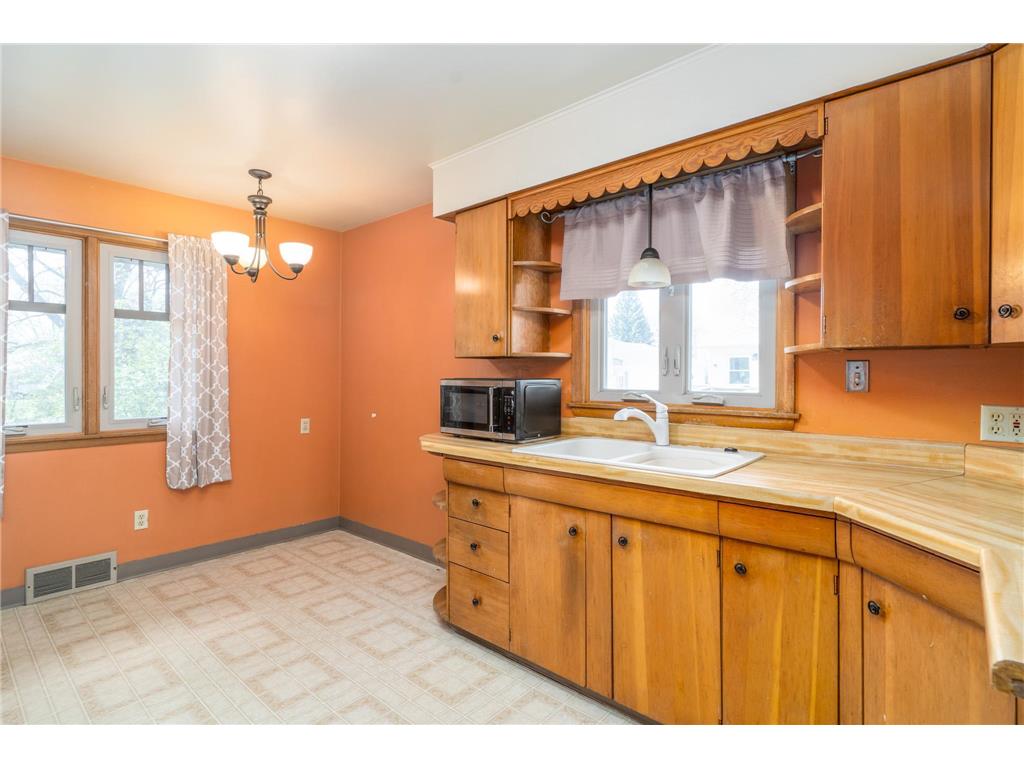 413 Sheridan Street Crookston MN 56716 7071505 image5
