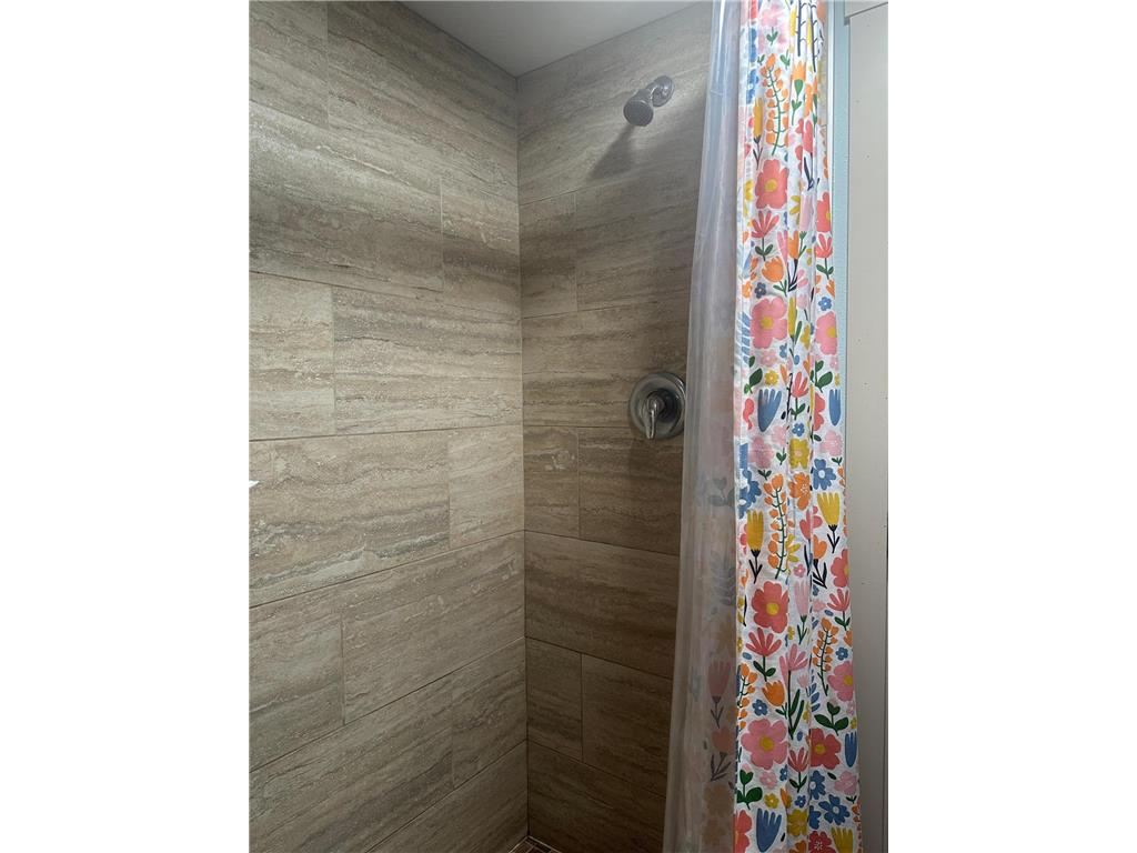 413 W Bishop Street Luverne MN 56156 7054482 image21