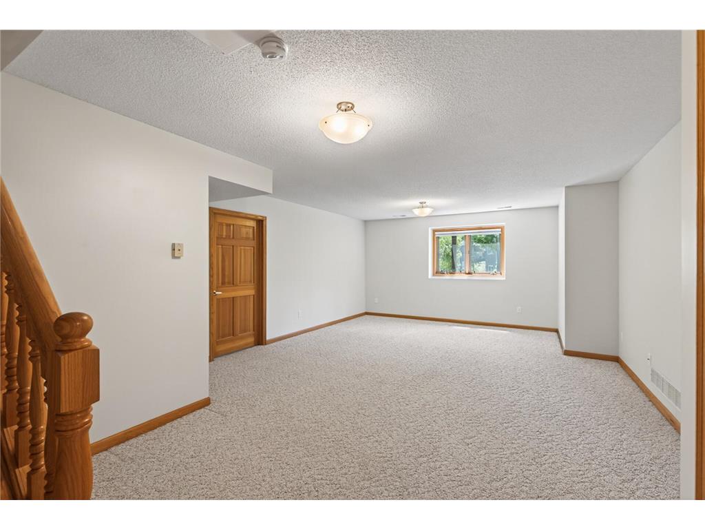 4134 Thornhill Lane Vadnais Heights MN 55127 7089729 image27