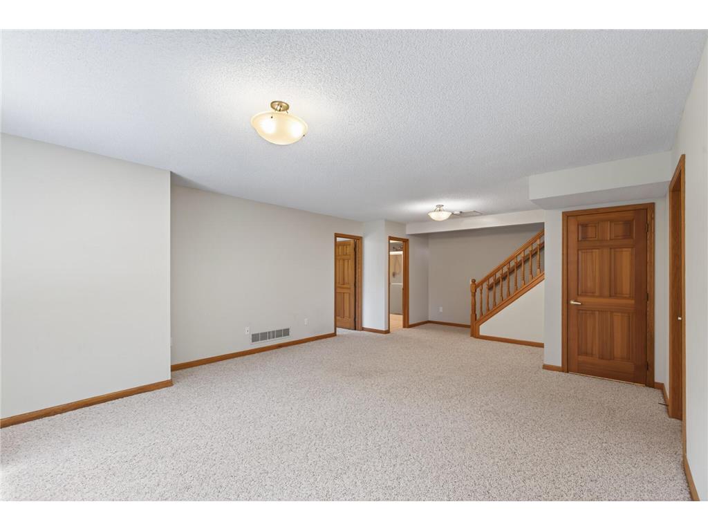 4134 Thornhill Lane Vadnais Heights MN 55127 7089729 image28