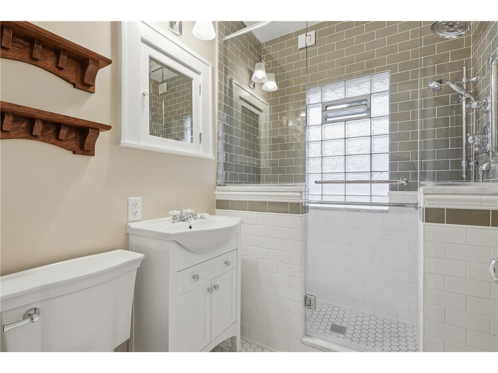 4136 Grand Avenue S Minneapolis MN 55409 7090339 image20