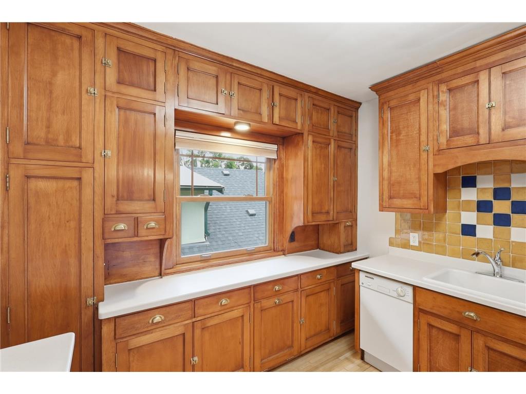 4136 Grand Avenue S Minneapolis MN 55409 7090339 image25