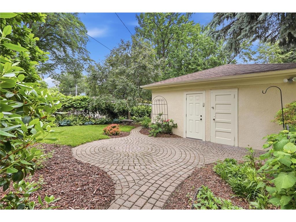 4136 Grand Avenue S Minneapolis MN 55409 7090339 image30