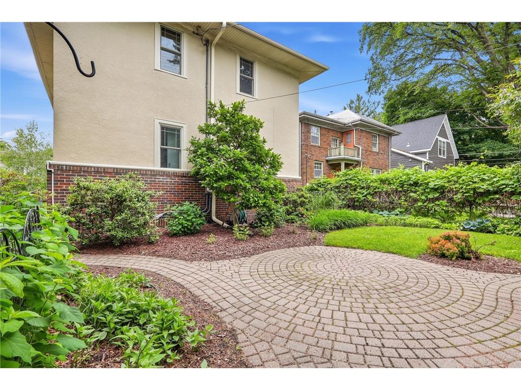 4136 Grand Avenue S Minneapolis MN 55409 7090339 image31