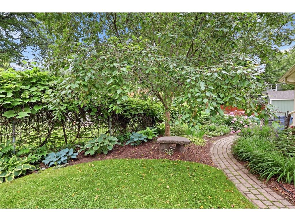 4136 Grand Avenue S Minneapolis MN 55409 7090339 image32