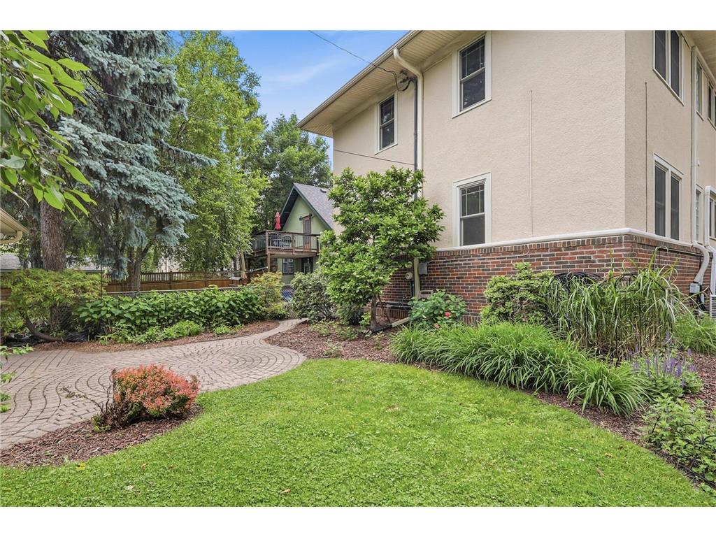 4136 Grand Avenue S Minneapolis MN 55409 7090339 image33