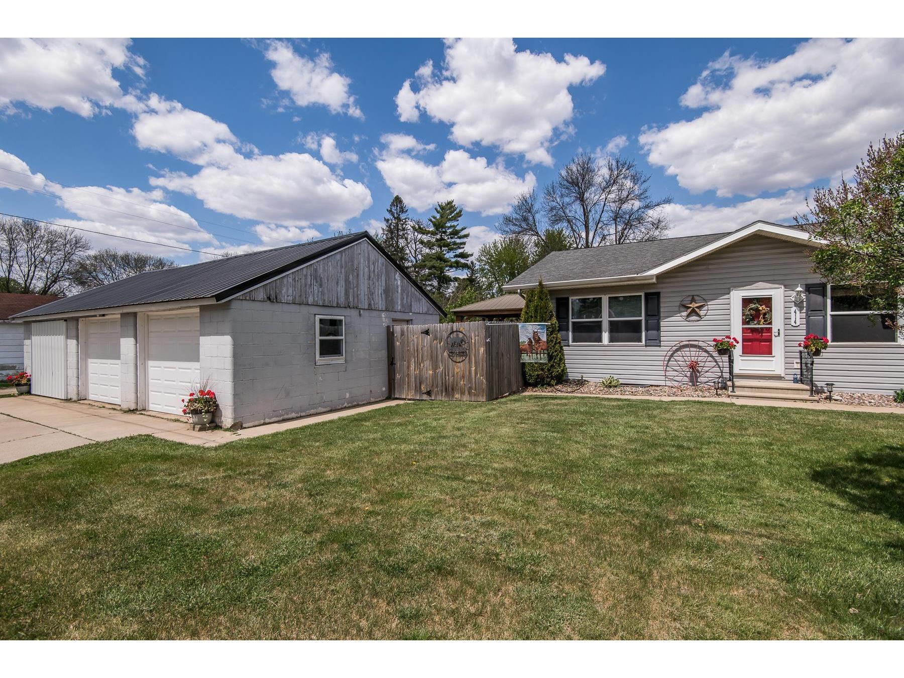 414 2nd Avenue SE, Pine Island, MN 55963 MLS 5749410 Edina Realty