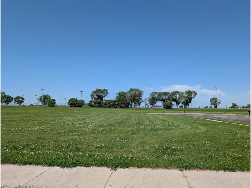 414 Berlin Circle Marshall MN 56258 7053065 image2