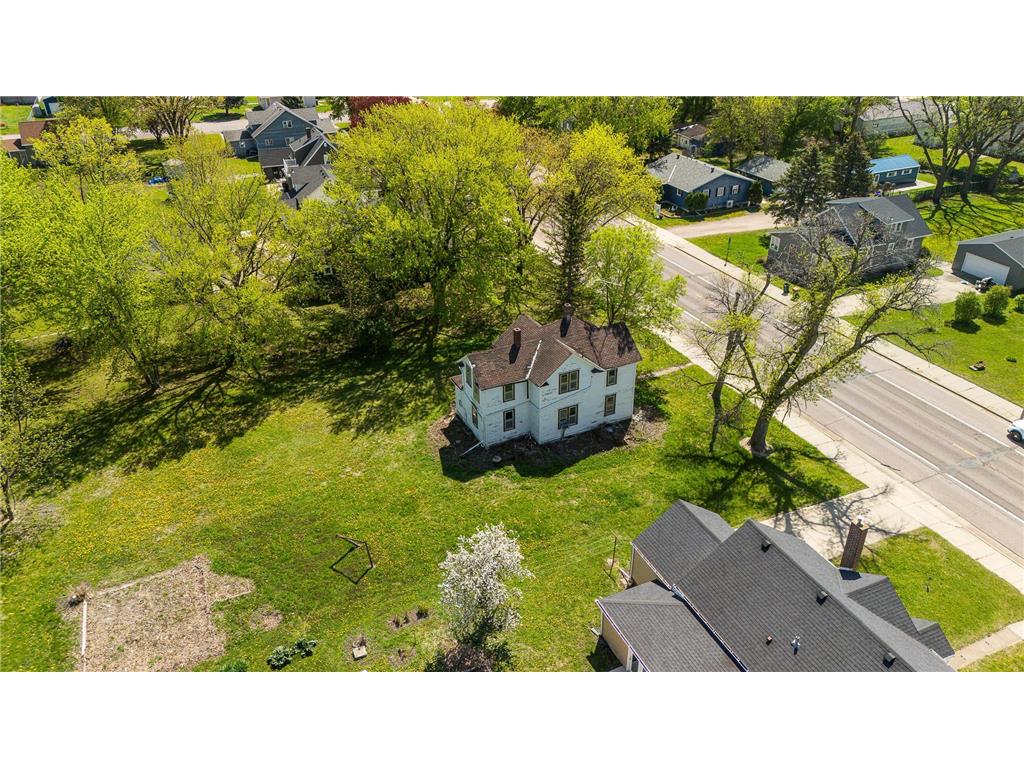 414 W 4th Street Winthrop MN 55396 6716590 image1