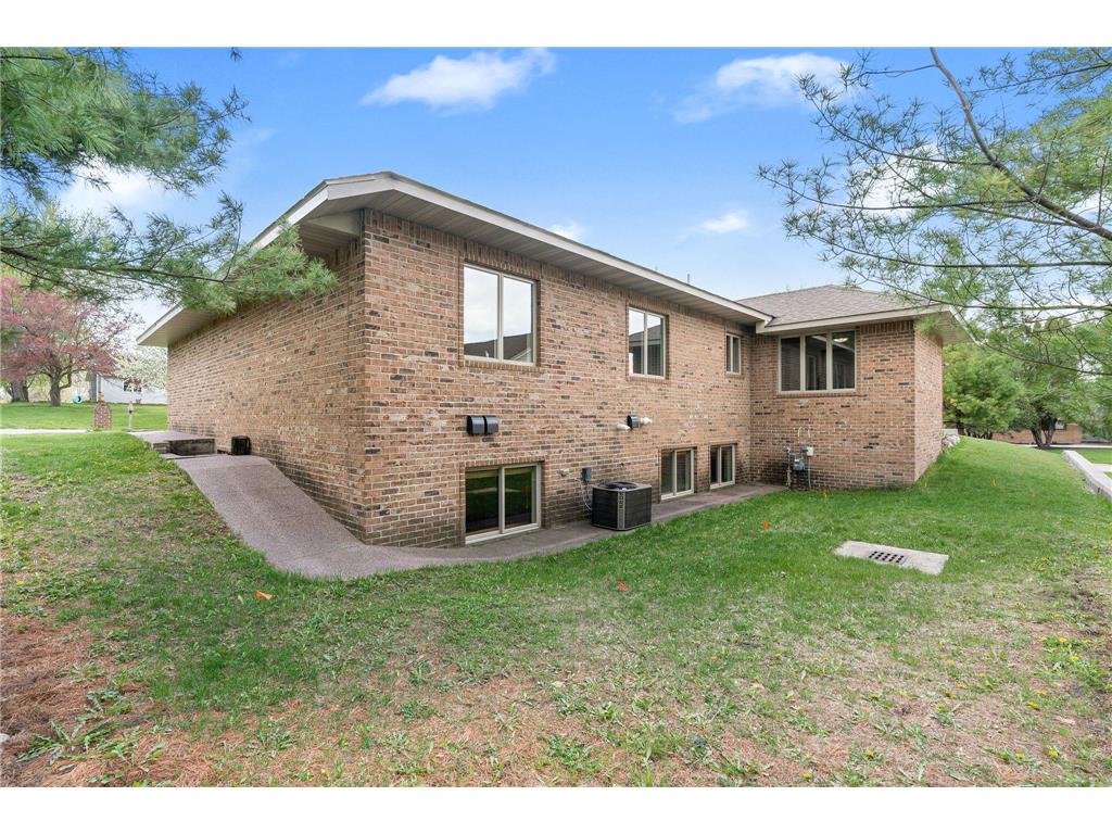414 W Holly Street Owatonna MN 55060 7065029 image46