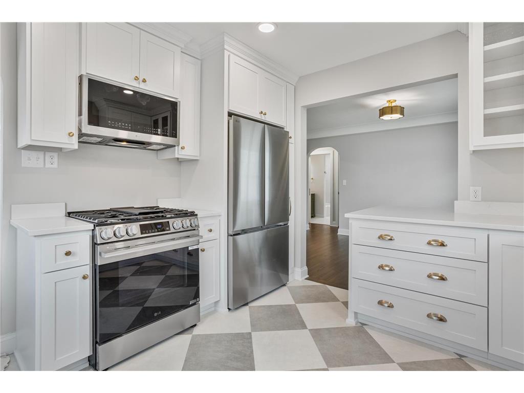 4140 Yates Avenue N Robbinsdale MN 55422 7065453 image6