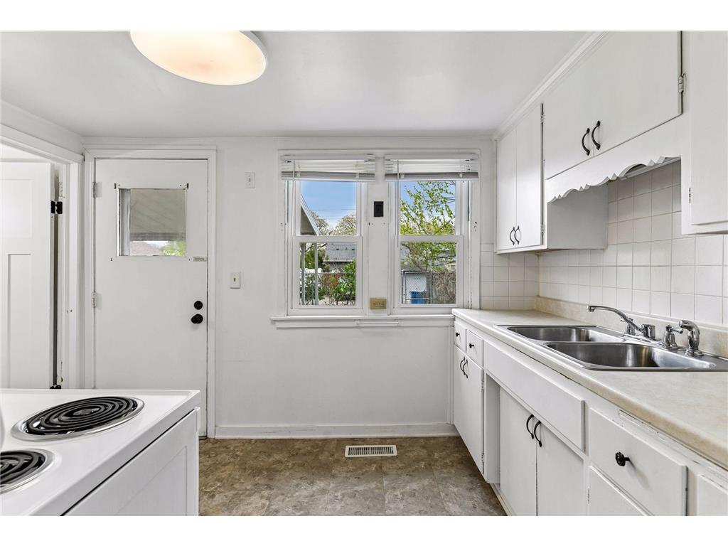 4146 Upton Avenue N Minneapolis MN 55412 7069520 image14