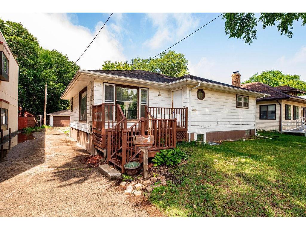 415 10th Street S Moorhead MN 56560 7097477 image1