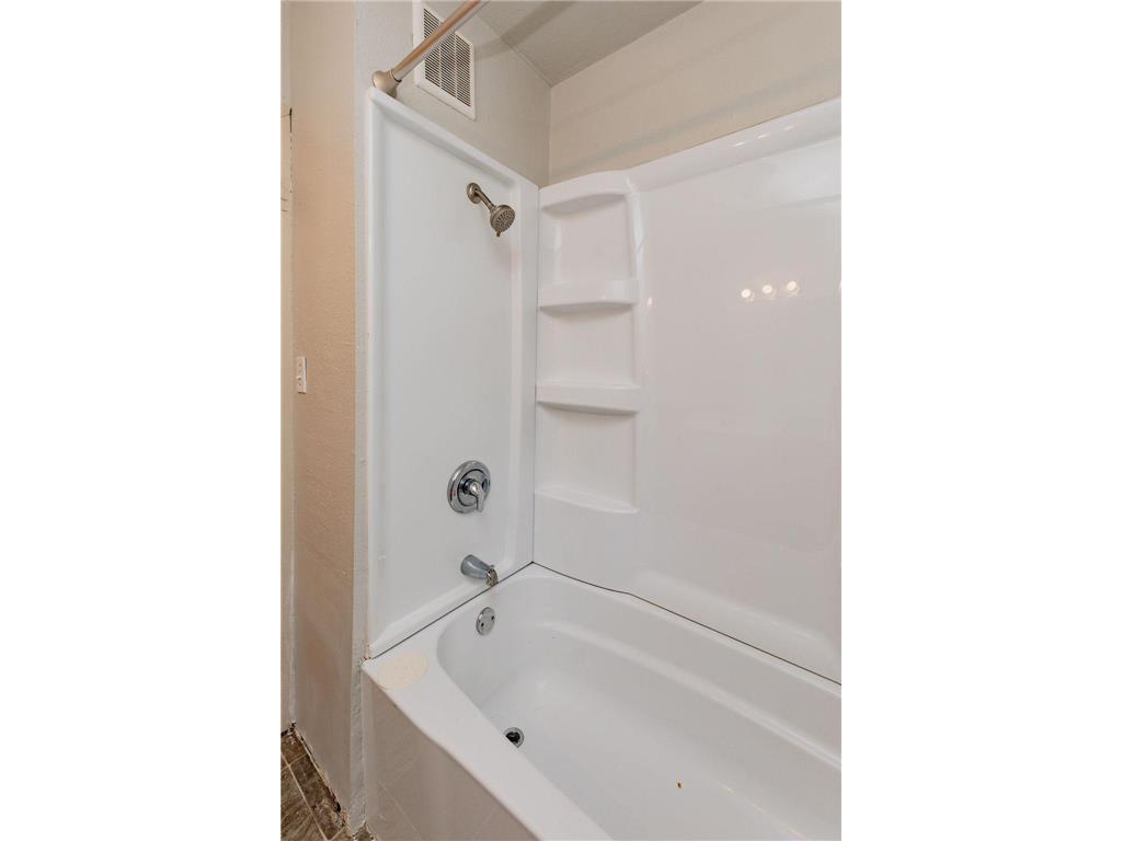 415 10th Street S Moorhead MN 56560 7097477 image20