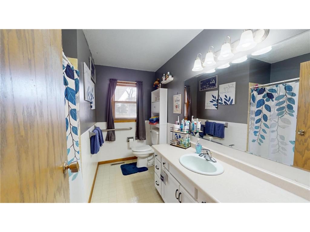 415 2nd Street NW New Richland MN 56072 6818082 image12