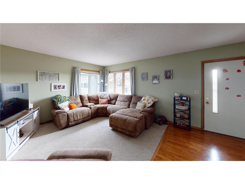 415 2nd Street NW New Richland MN 56072 6818082 image3