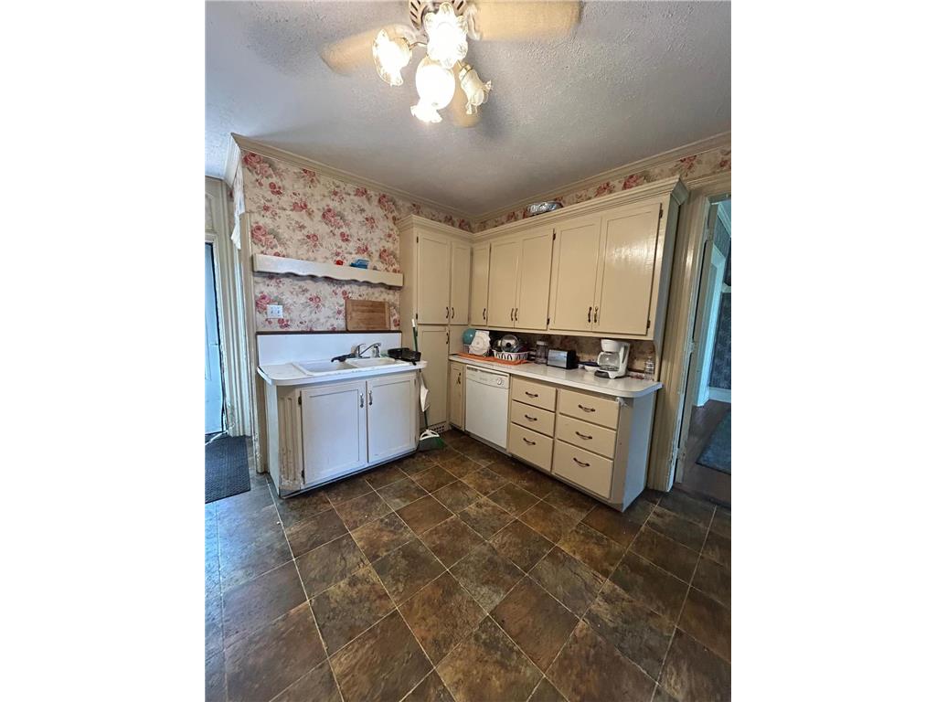 415 7th Avenue E Alexandria MN 56308 6755509 image3