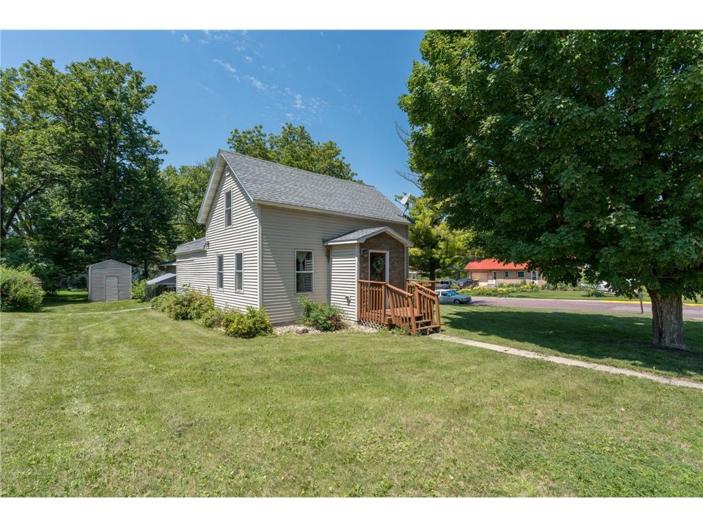 415 8th Street N Mountain Lake MN 56159 6802352 image1