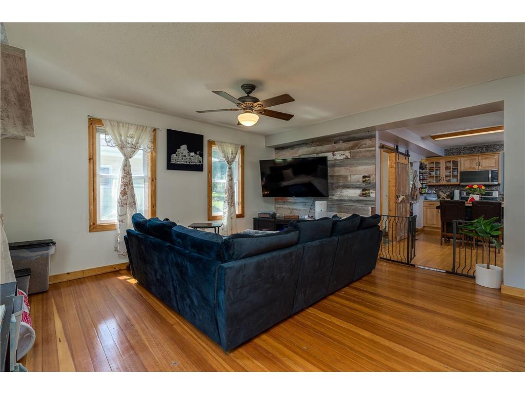 415 8th Street N Mountain Lake MN 56159 6802352 image3