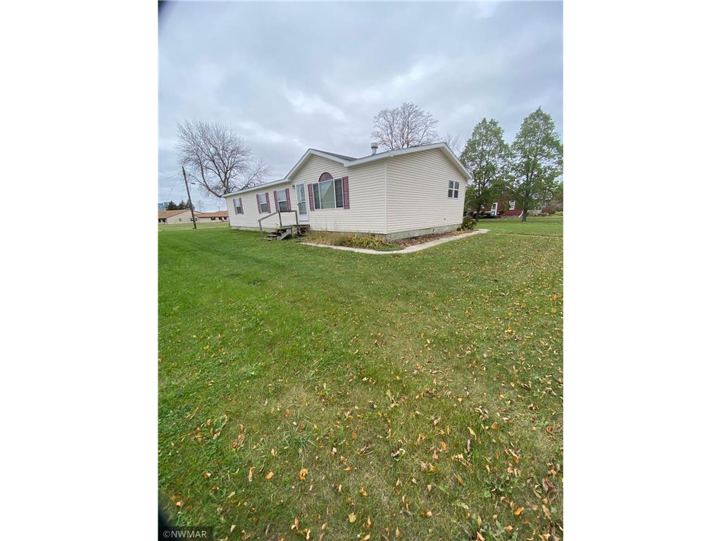 415 Elm Avenue S, Hallock, MN, 56728 MLS 6187868 Edina Realty