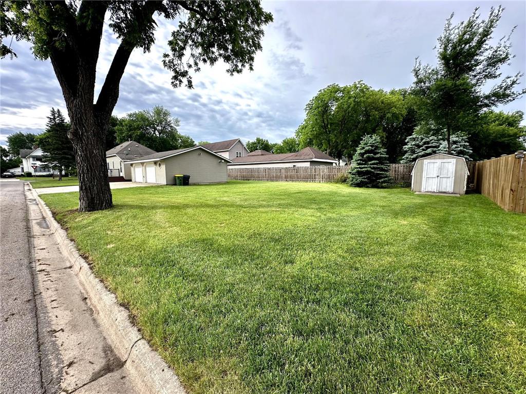 415 N 6th Street Marshall MN 56258 7086622 image10
