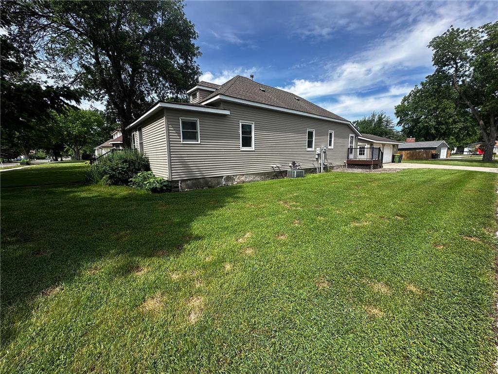 415 N 6th Street Marshall MN 56258 7086622 image2