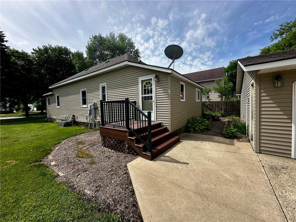 415 N 6th Street Marshall MN 56258 7086622 image3