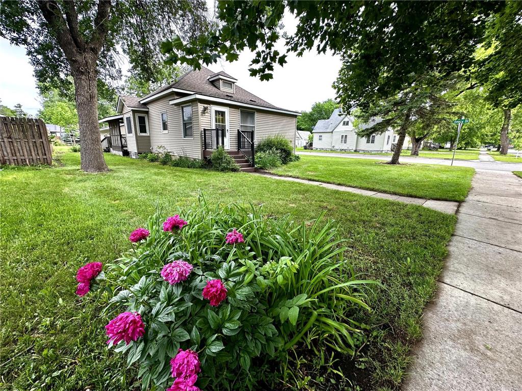 415 N 6th Street Marshall MN 56258 7086622 image4