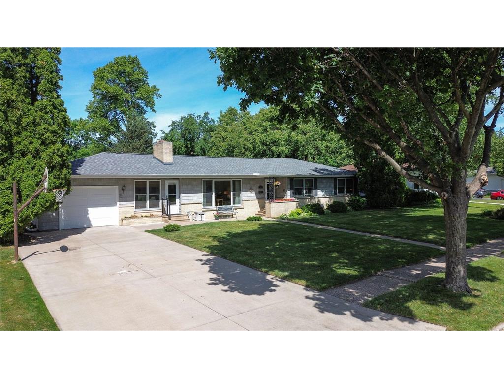 415 N 8th Street River Falls WI 54022 7095331 image1