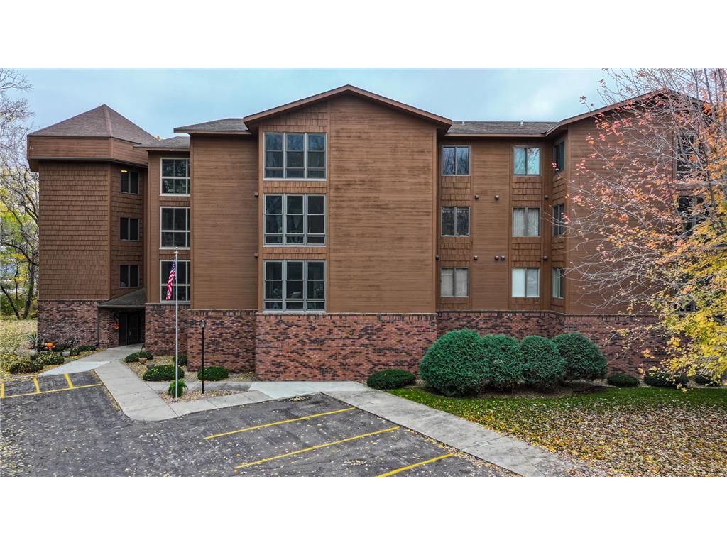 415 S 4th Street #B2 Marshall MN 56258 6455380 image1