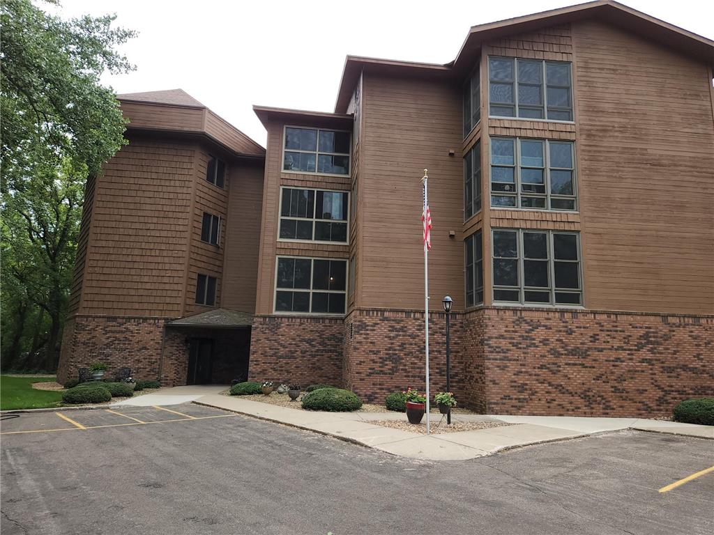 415 S 4th Street #C1 Marshall MN 56258 6257136 image1