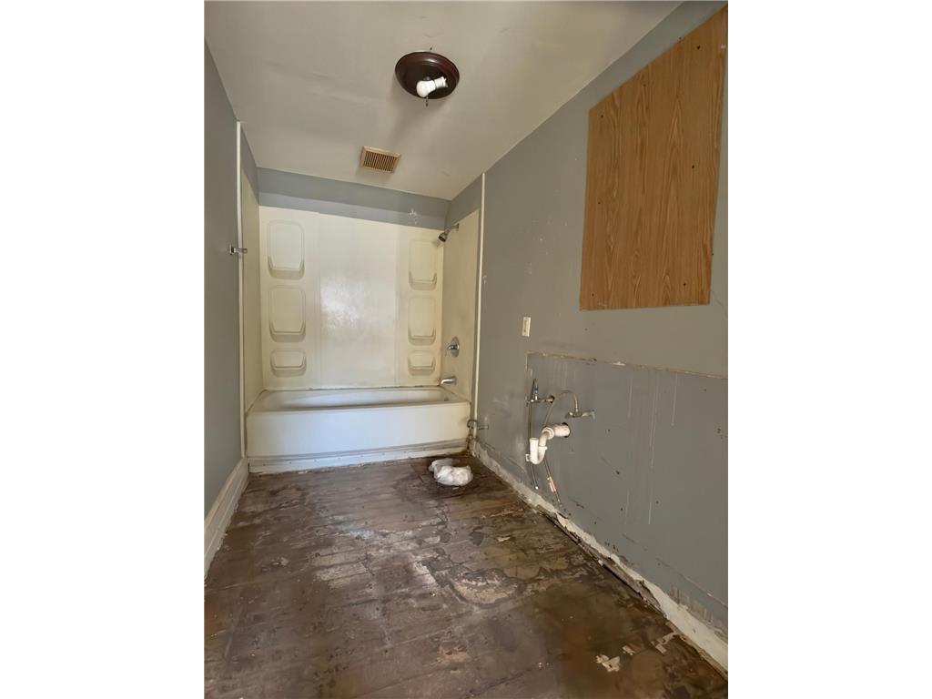 415 W College Street Albert Lea MN 56007 6742759 image23