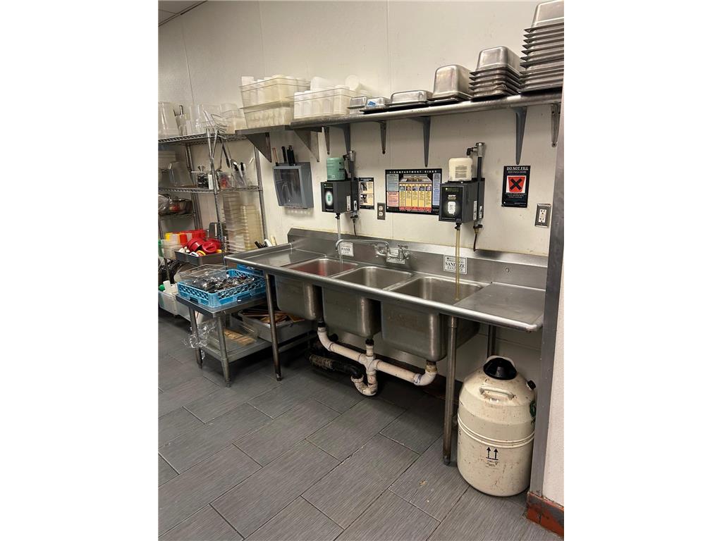 4150 W Broadway Avenue Robbinsdale MN 55422 6774413 image8