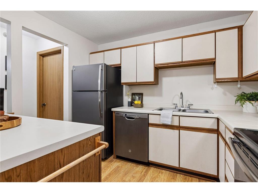 4151 Boone Avenue N #106 New Hope MN 55427 7028147 image16