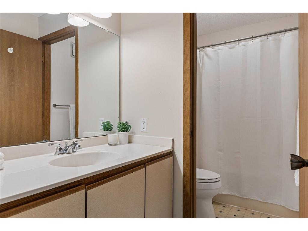 4151 Boone Avenue N #106 New Hope MN 55427 7028147 image26