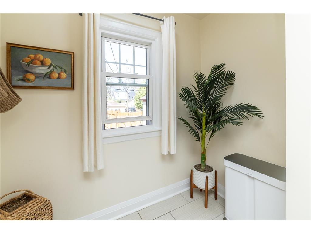 4151 Queen Avenue N Minneapolis MN 55412 7067103 image10