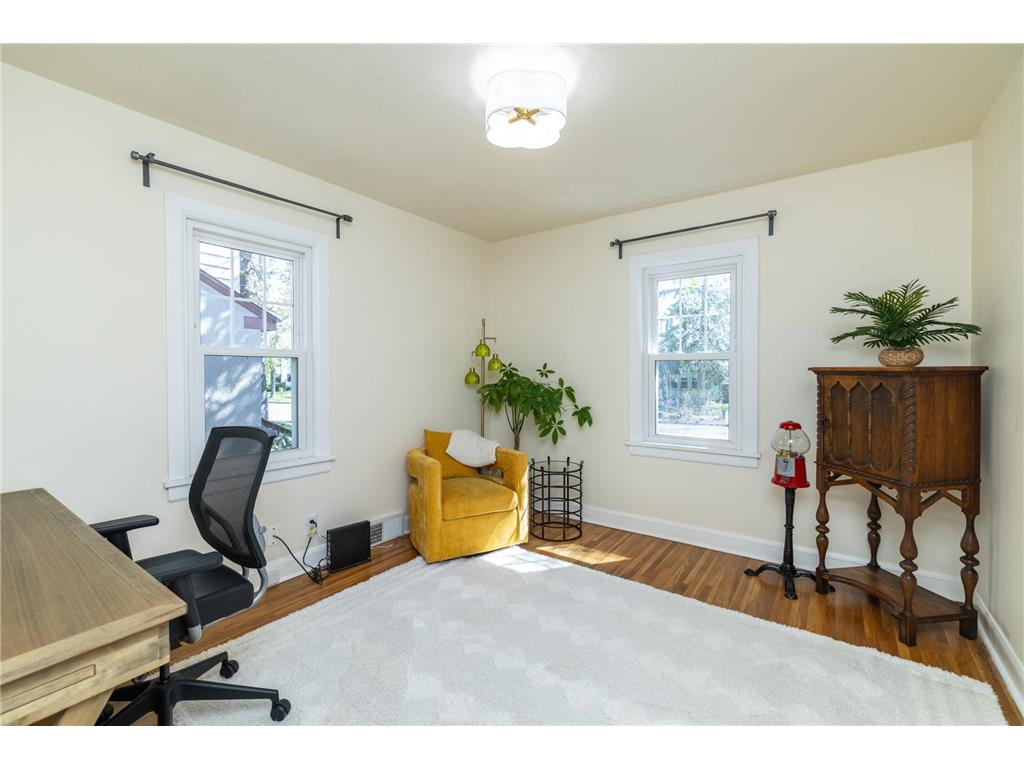 4151 Queen Avenue N Minneapolis MN 55412 7067103 image12