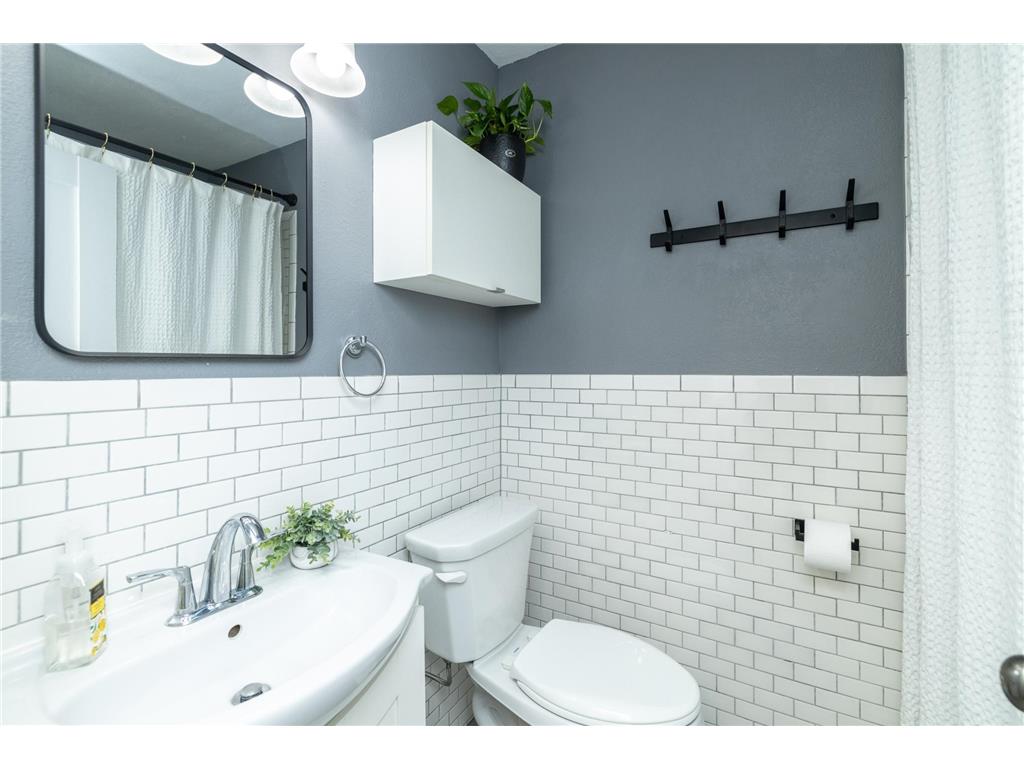4151 Queen Avenue N Minneapolis MN 55412 7067103 image13