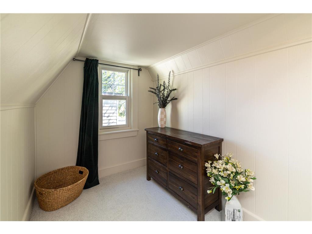 4151 Queen Avenue N Minneapolis MN 55412 7067103 image16