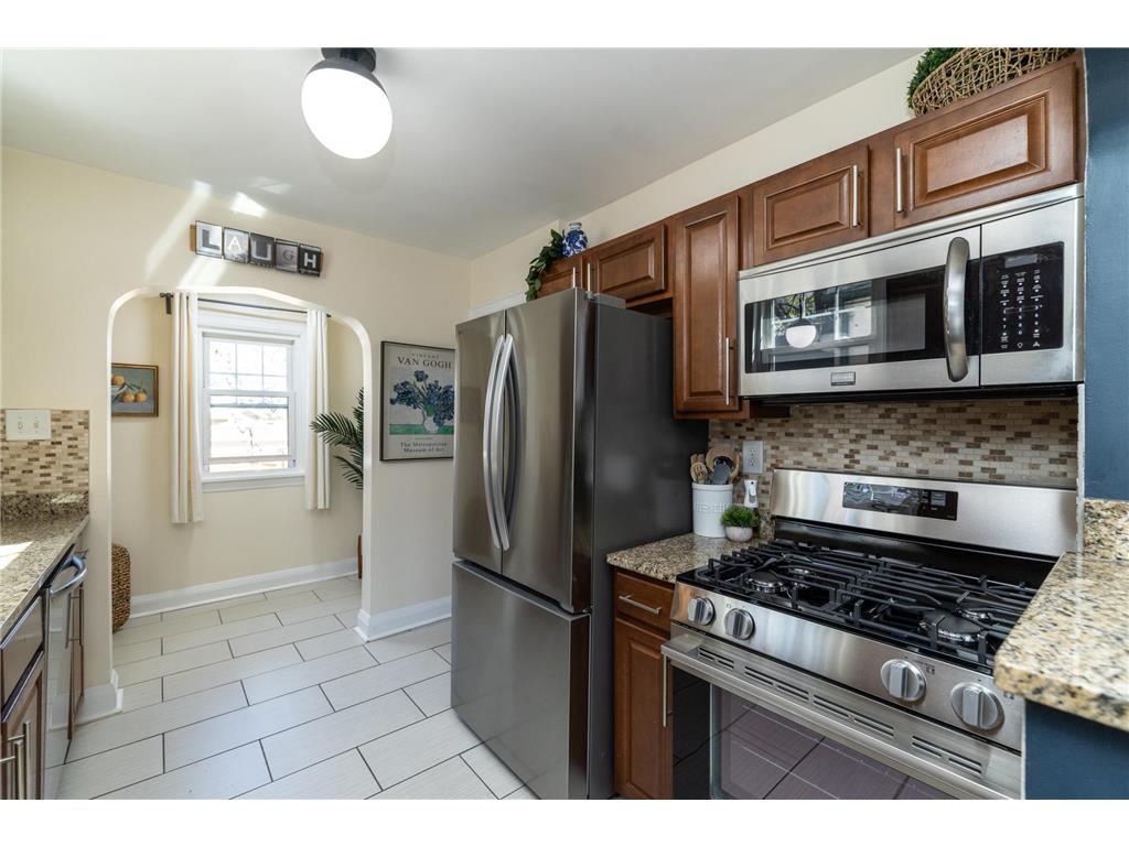 4151 Queen Avenue N Minneapolis MN 55412 7067103 image9