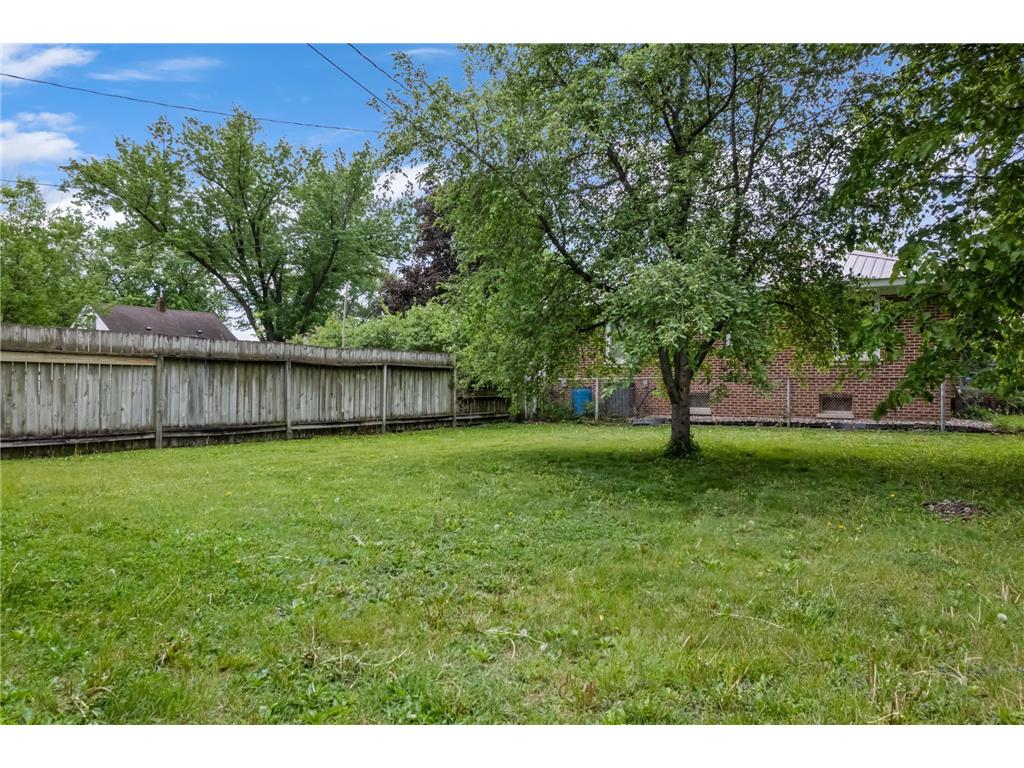 4155 W 8th Street Goodview MN 55987 7075973 image19