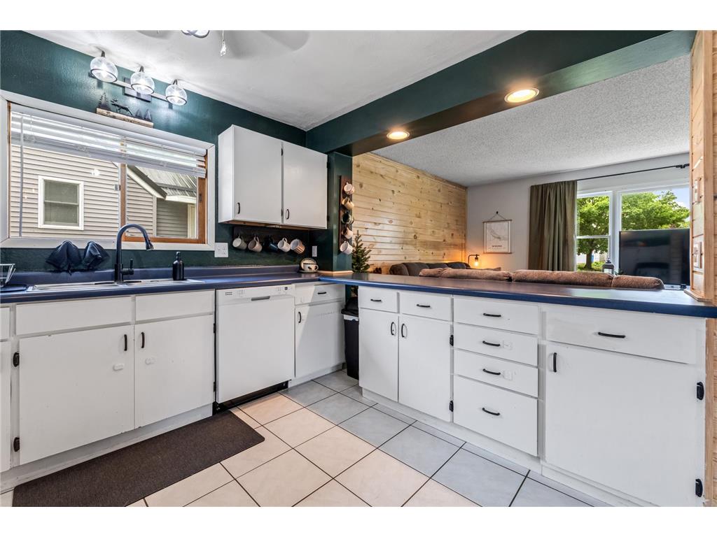 4155 W 8th Street Goodview MN 55987 7075973 image7