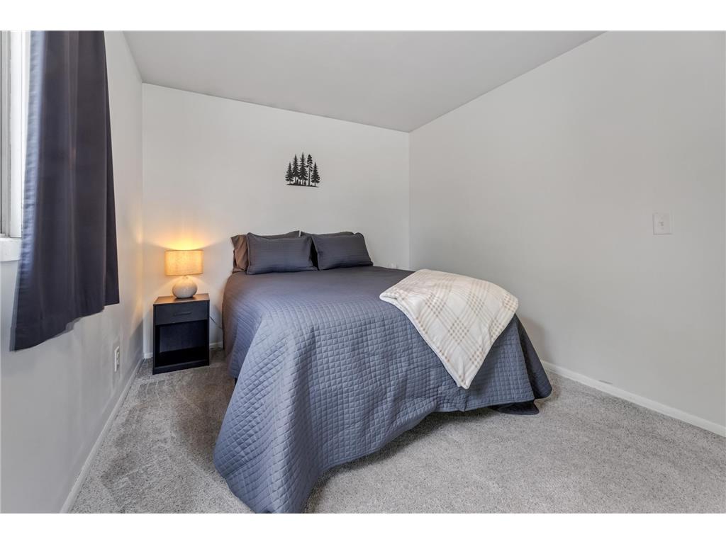 4155 W 8th Street Goodview MN 55987 7075973 image9