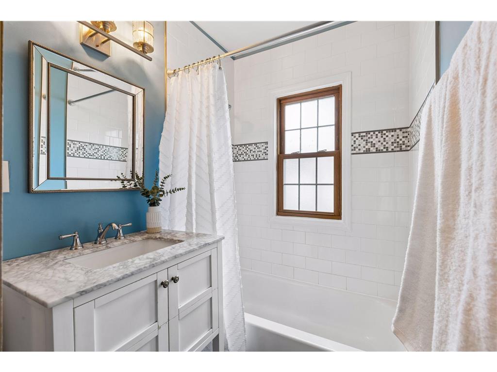 4156 7th Street NE Columbia Heights MN 55421 7060181 image16