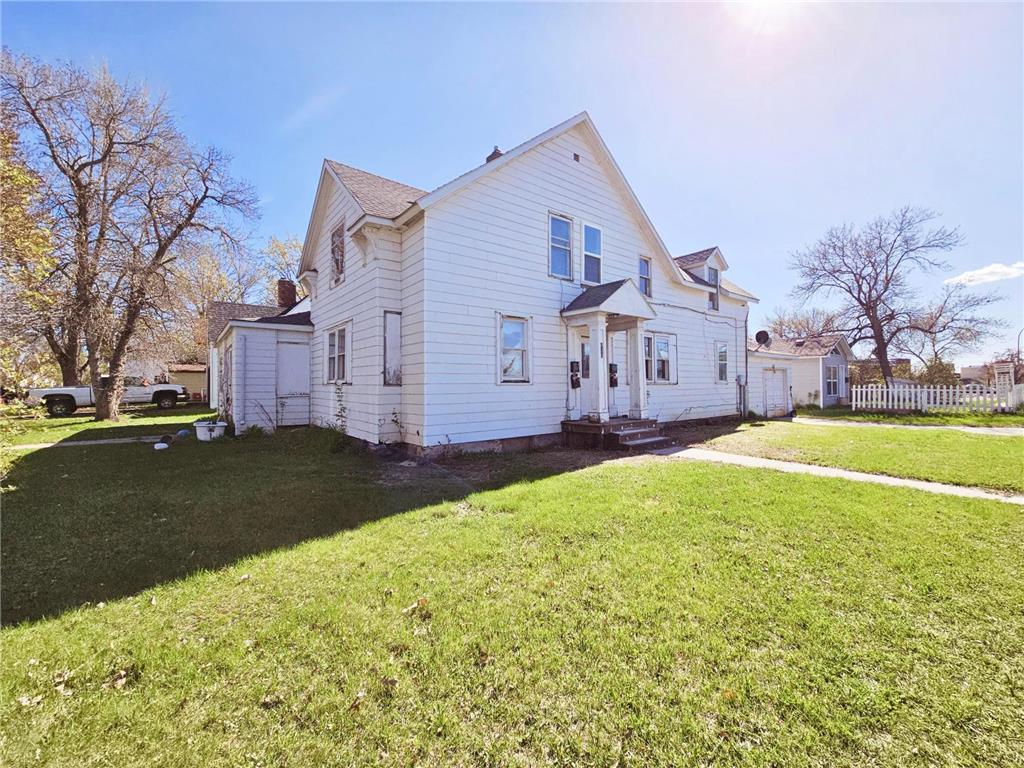 416 1st Street E Thief River Falls MN 56701 6533894 image1