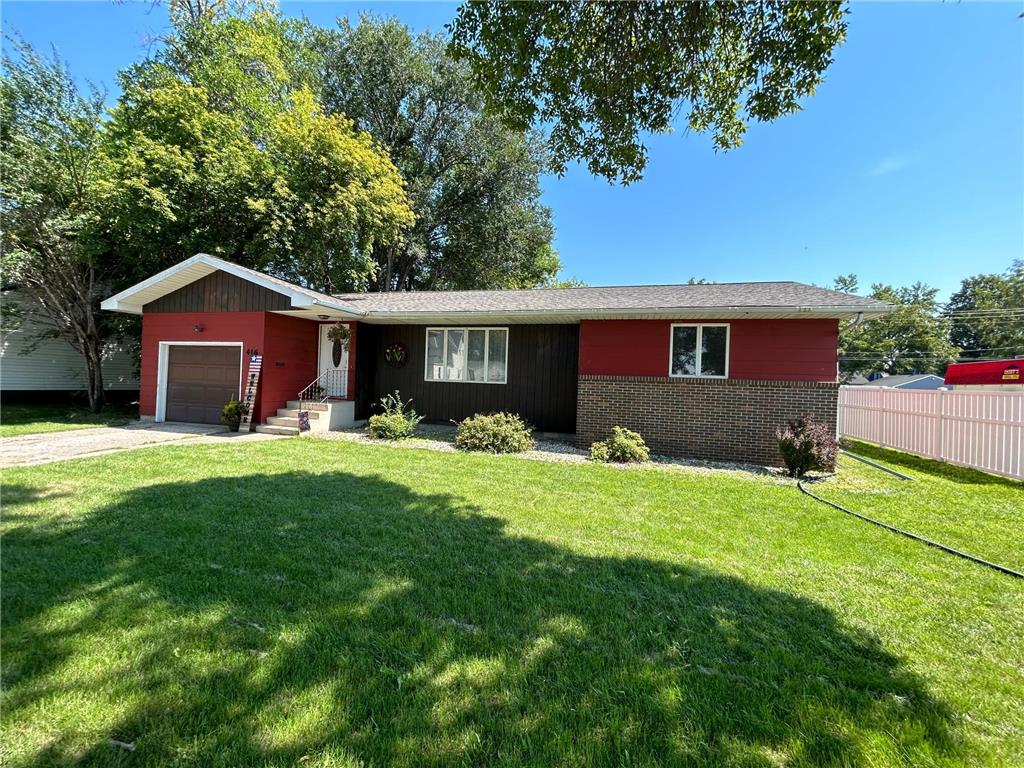 416 8th Avenue E Madison MN 56256 6420859 image1