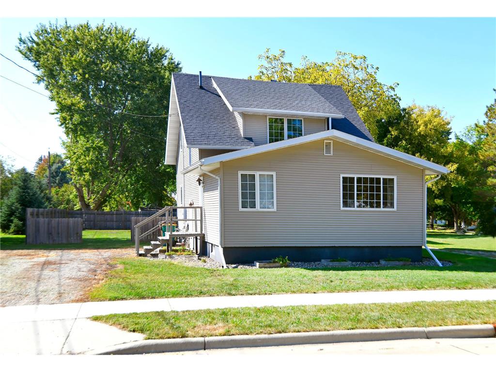 416 Birch Avenue N New Richland MN 56072 6435473 image1