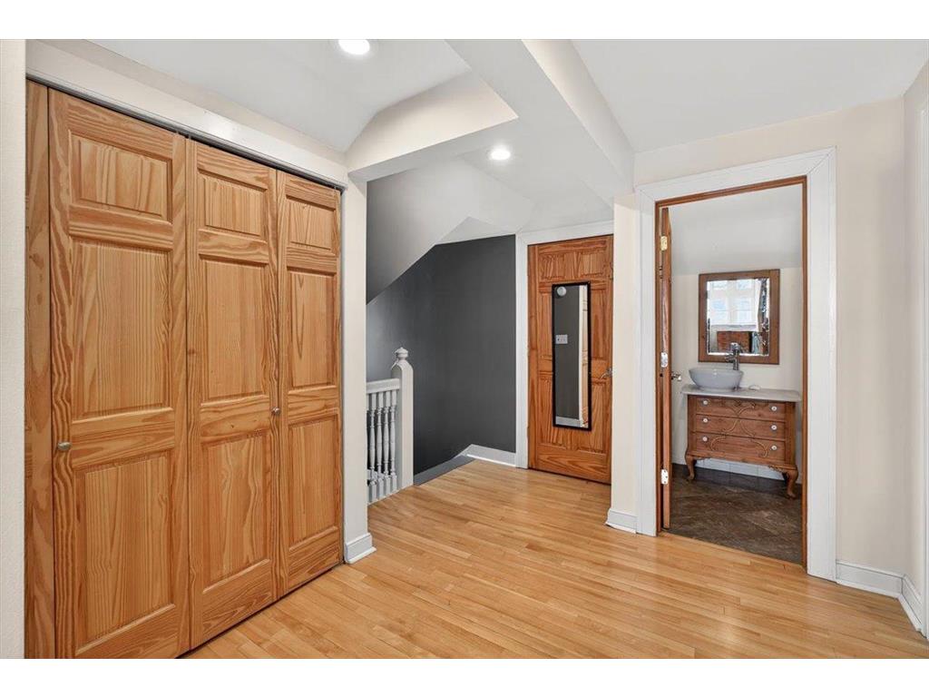 416 Laurel Avenue Saint Paul MN 55102 7072128 image46